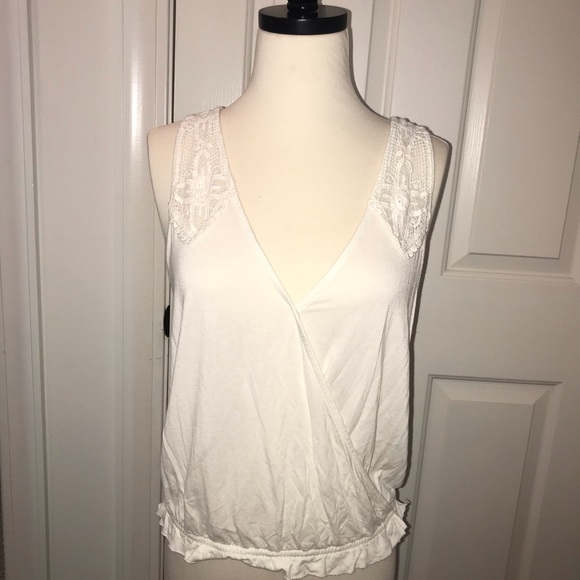 American Eagle Outfitters Tops - American eagle white top